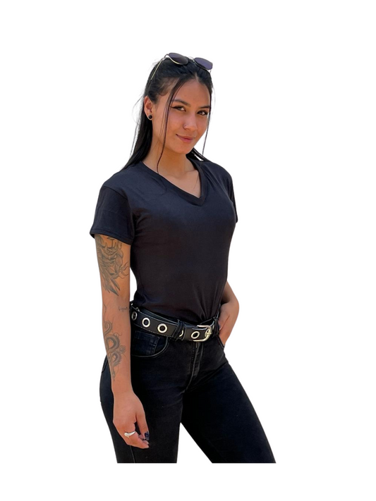 Camiseta dama piel durazno cuello V blanco y negro